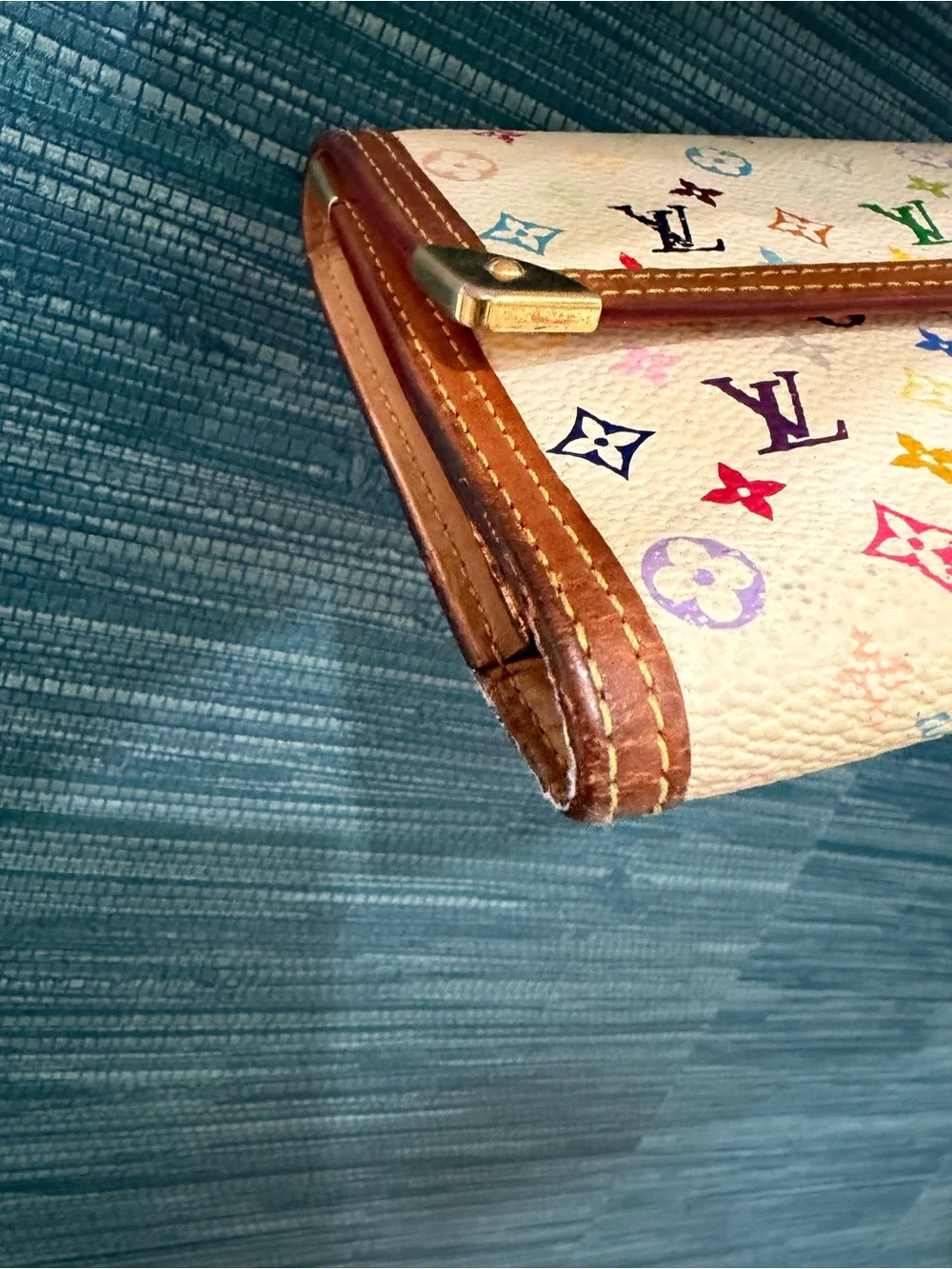 Louis Vuitton w/COA
Monogram Multicolore
International Wallet - Picture 15 of 16